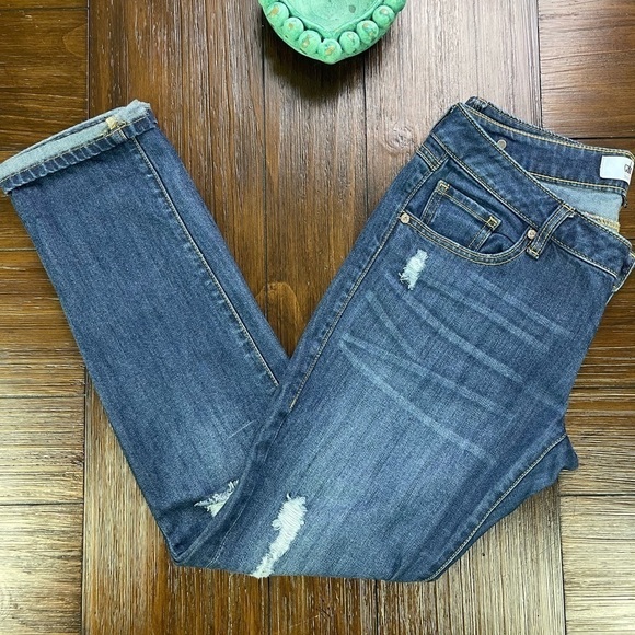 Cabi Slim‎ Boyfriend Jeans Style# 3045 Medium Wash Size 4 - Picture 2 of 13
